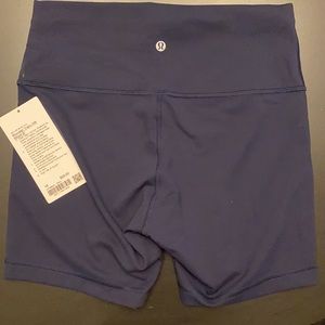 NWT. Lululemon Wunder Train High Rise short, 6 inch inseam. Size 10.
